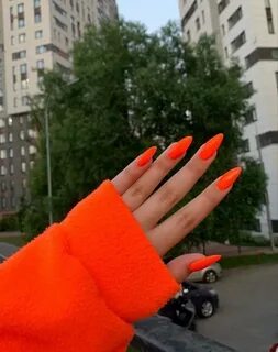 Неоновые оранжевые ногти