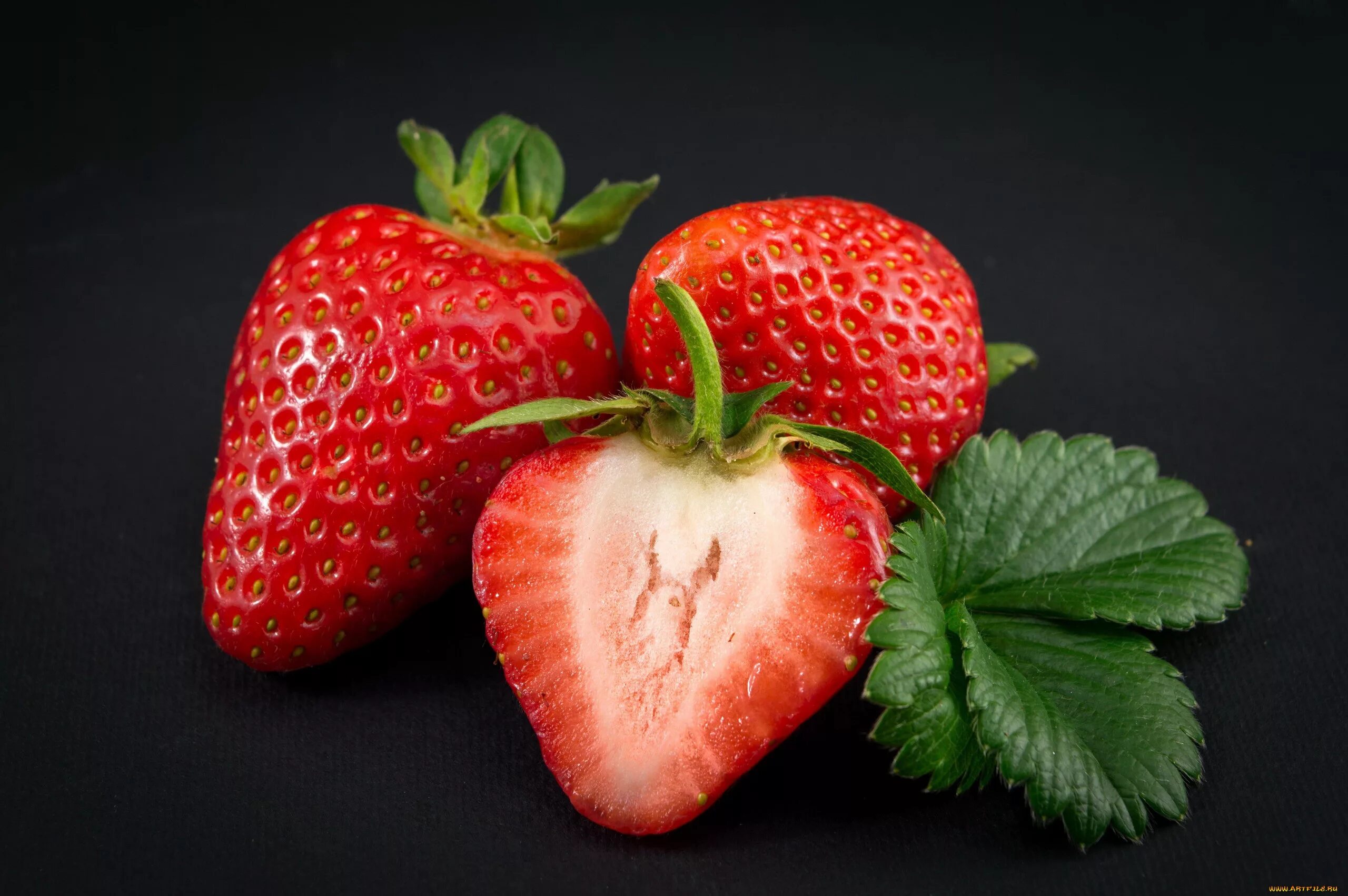 Сочная земляника