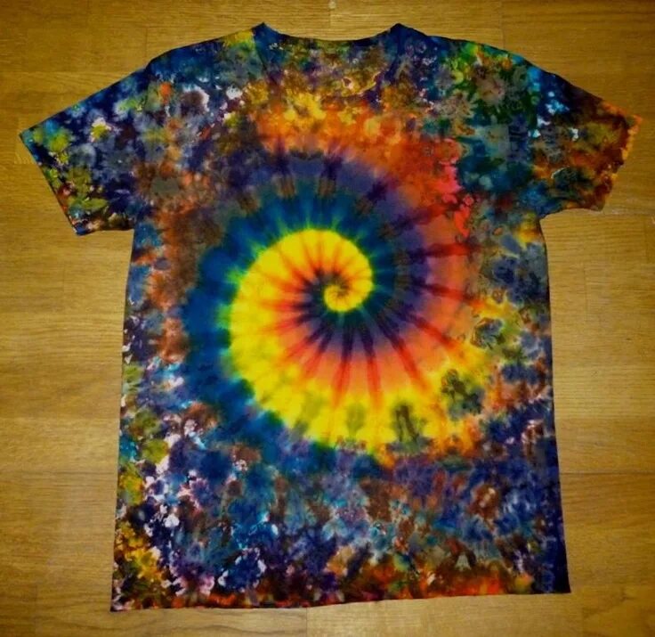 Радужные футболки. Крашеные футболки. Краска футболок тай дай. Узелковый батик футболка. Краска футболок тай дай.