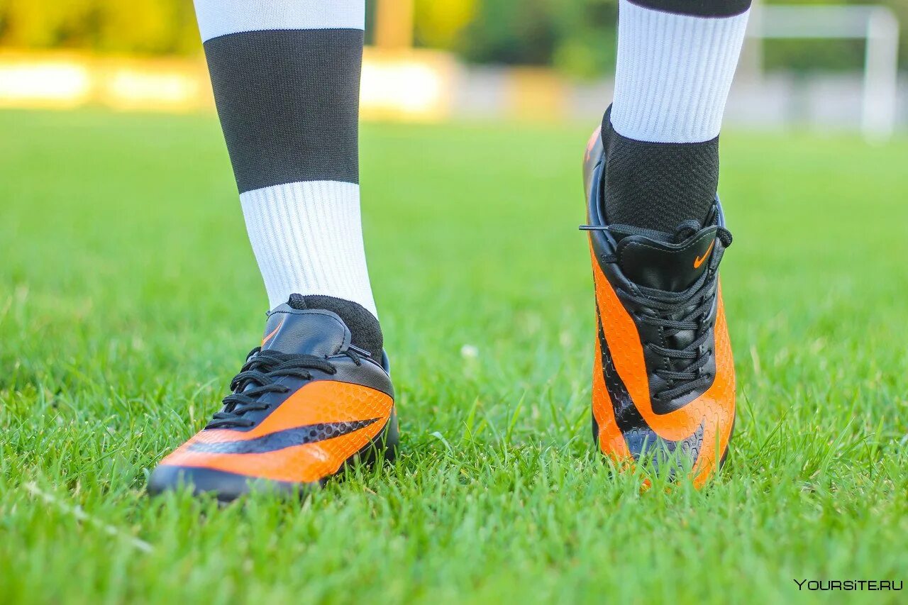 Спортивный зал для мини футбола. Спортивные соревнования в доу. Predator сороконожки розовые. Игра бег сороконожек. Футзал вид спорта.