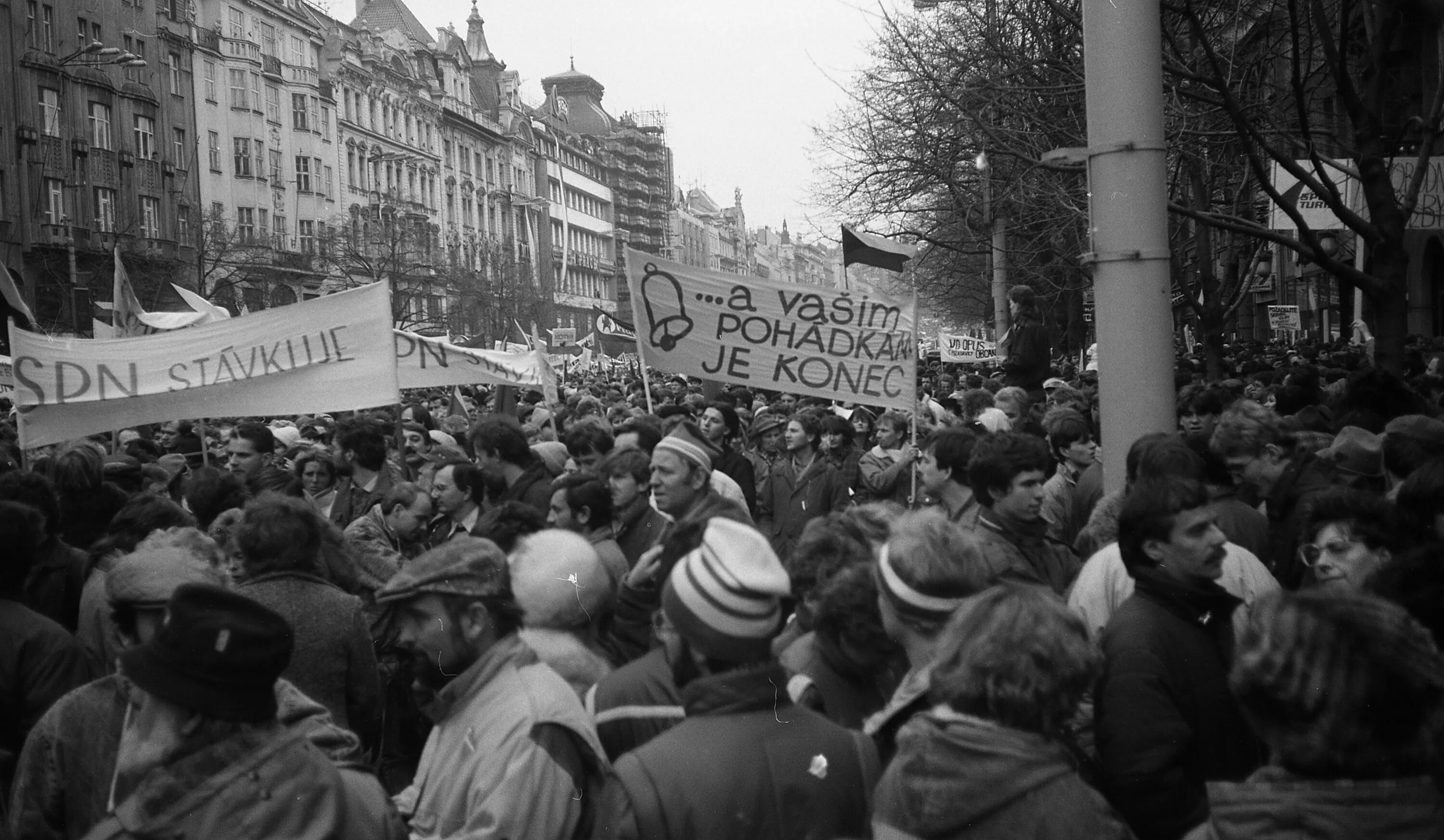 Революции в центральной и восточной европы. Югославия революция 1989. Революция в Польше 1989. Бархатная революция в Польше 1989. Революция в Чехословакии 1989.