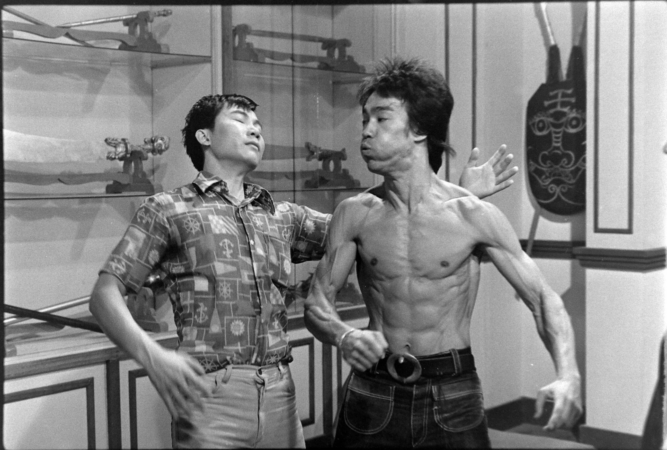 Выход дракона Брюс ли и Джеки Чан. Bruce Lee 1973. Брюс ли-редкие кадры (выход дракона 1973). Выход дракона Джеки Чан. Джек и брюс ли