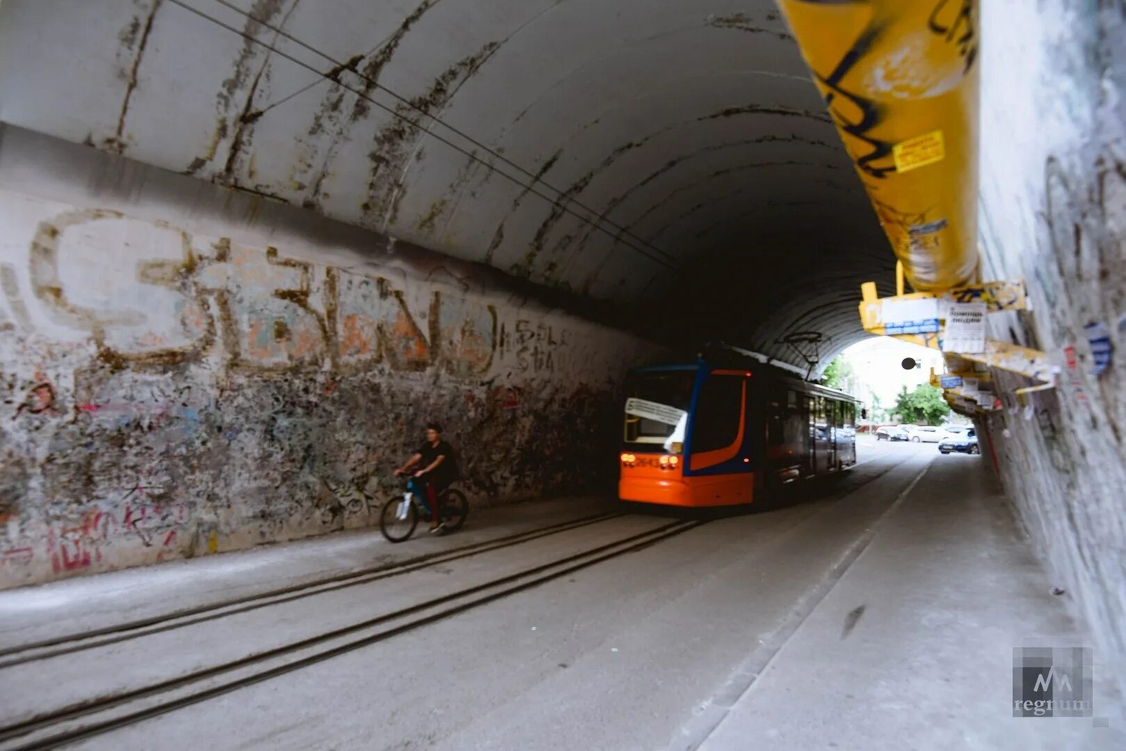 Тоннель автодорожный. Туннель сюэшань тайвань. Сыромятнический трамвайный тоннель реконструкция. Проезд тоннелей. Готардский железнодорожный тоннель.