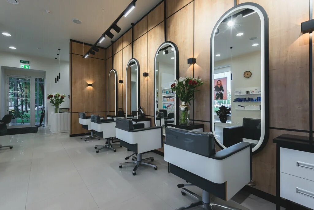 Балашиха ул летная 5/5. Салон парикмахерская подольск. Салон моне каспийск. Моне салон красоты серпухов. Студия красоты подольск.