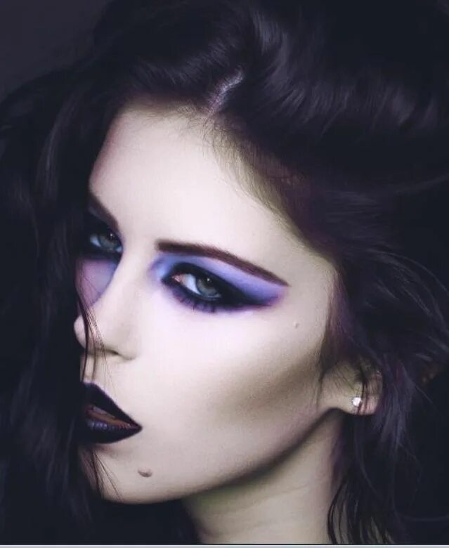 Dark make up