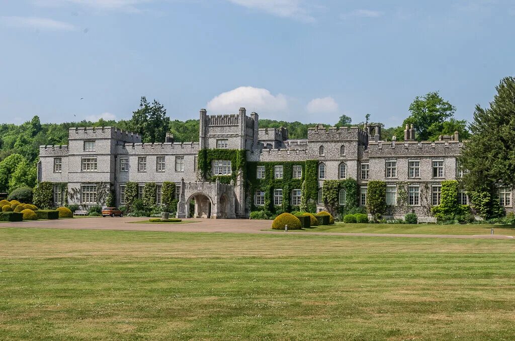 Университет Сассекс в Англии. Дворец в Бостоне Суссекс. Колледже West Dean.