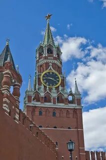 Название башни московского кремля с курантами