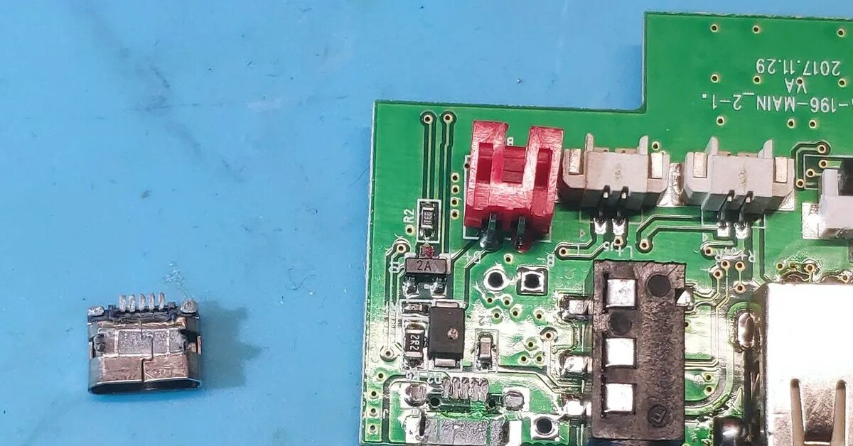 Ремонт планшета оторвано USB Repair torn off USB tablet - YouTube