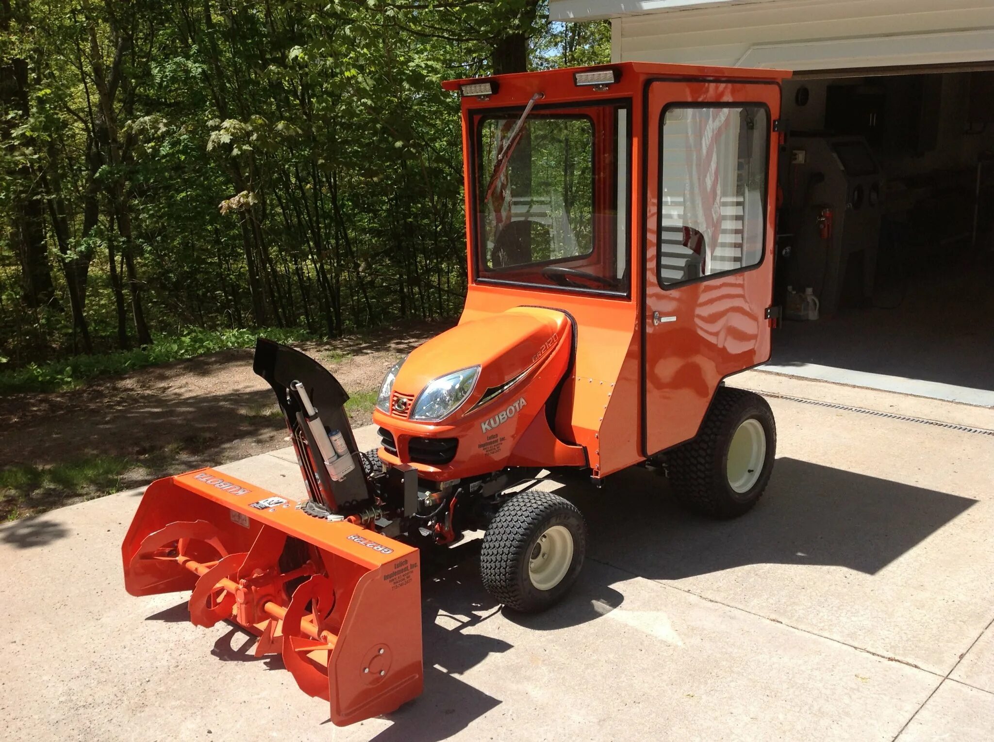 Минитрактор tym т353. Минитрактор с кабиной руст 400. Минитрактор сватт. Минитрактор донгфенг 244. Трактор шифенг 244 с кабиной.