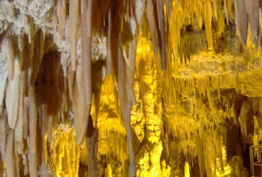 азишская пещера. сталагнат сталакатит cnfkfuvbn cnffkfrnbn. сталагнат. большая азишская пещера, лаго-наки. сталагнат.