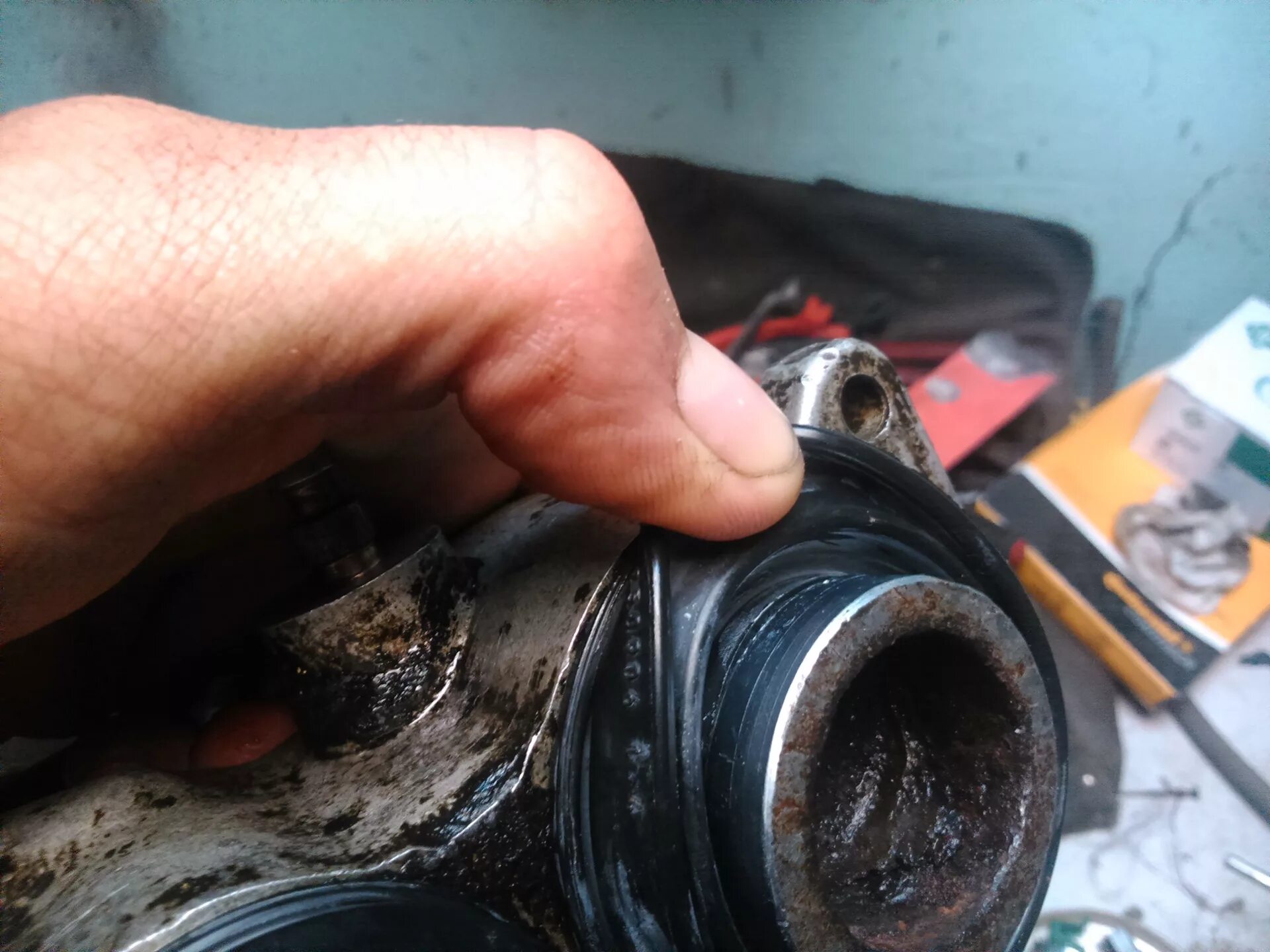 Главный тормозной цилиндр колечко уплотнительное газ 3110. Замена манжеты тормозного цилиндра. Гтц газ 3110 кольцо. Манжеты тормозного цилиндра газ 3110. Манжета заднего тормозного цилиндра тойота.