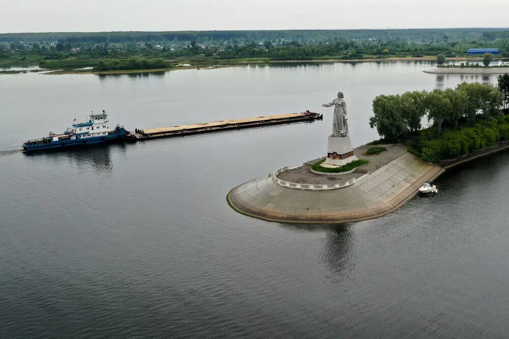 Монумент Волга Рыбинск. Монумент Волга-мать в Рыбинске. Река Волга Рыбинск. Рыбинск Волга мать и шлюзы. Река всем рекам мать