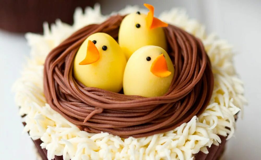 Цыплята из зефира. Украшение торта на пасху. украшение куличей цыплятами. кулич с цыпленком. пасхальный декор торта.