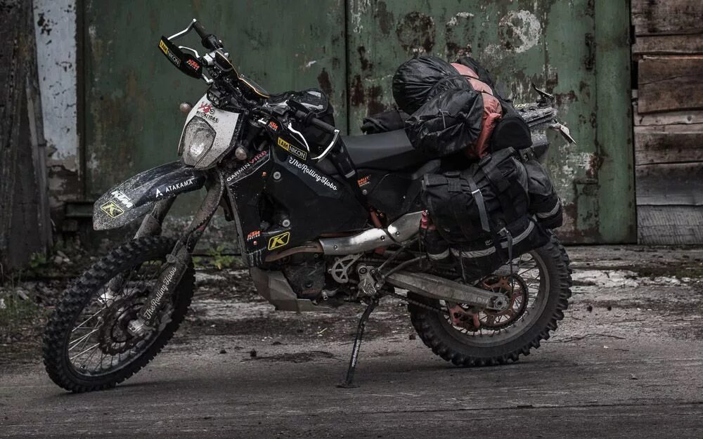 Тактический питбайк. Эндуро 250 черный. Кроссовый мотоцикл ктм 450. Kawasaki 250 эндуро. Мотоцикл эндуро черный.