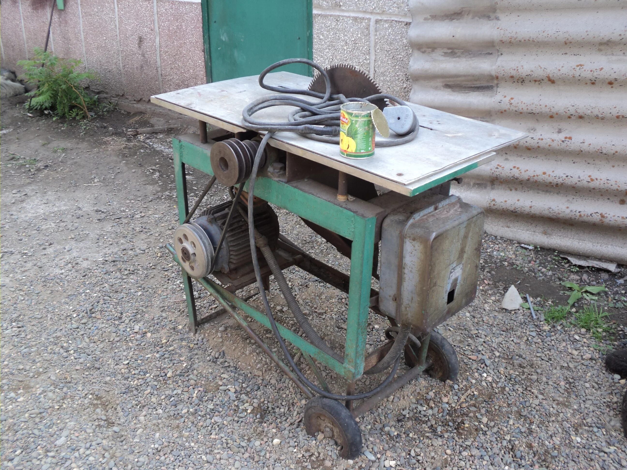 Циркулярный станок. Циркулярка 220 вольт станок по дереву. Станок белмаш универсал-2000. Циркулярка с рубанком станок mb120. Циркулярка с рубанком станок mb120.