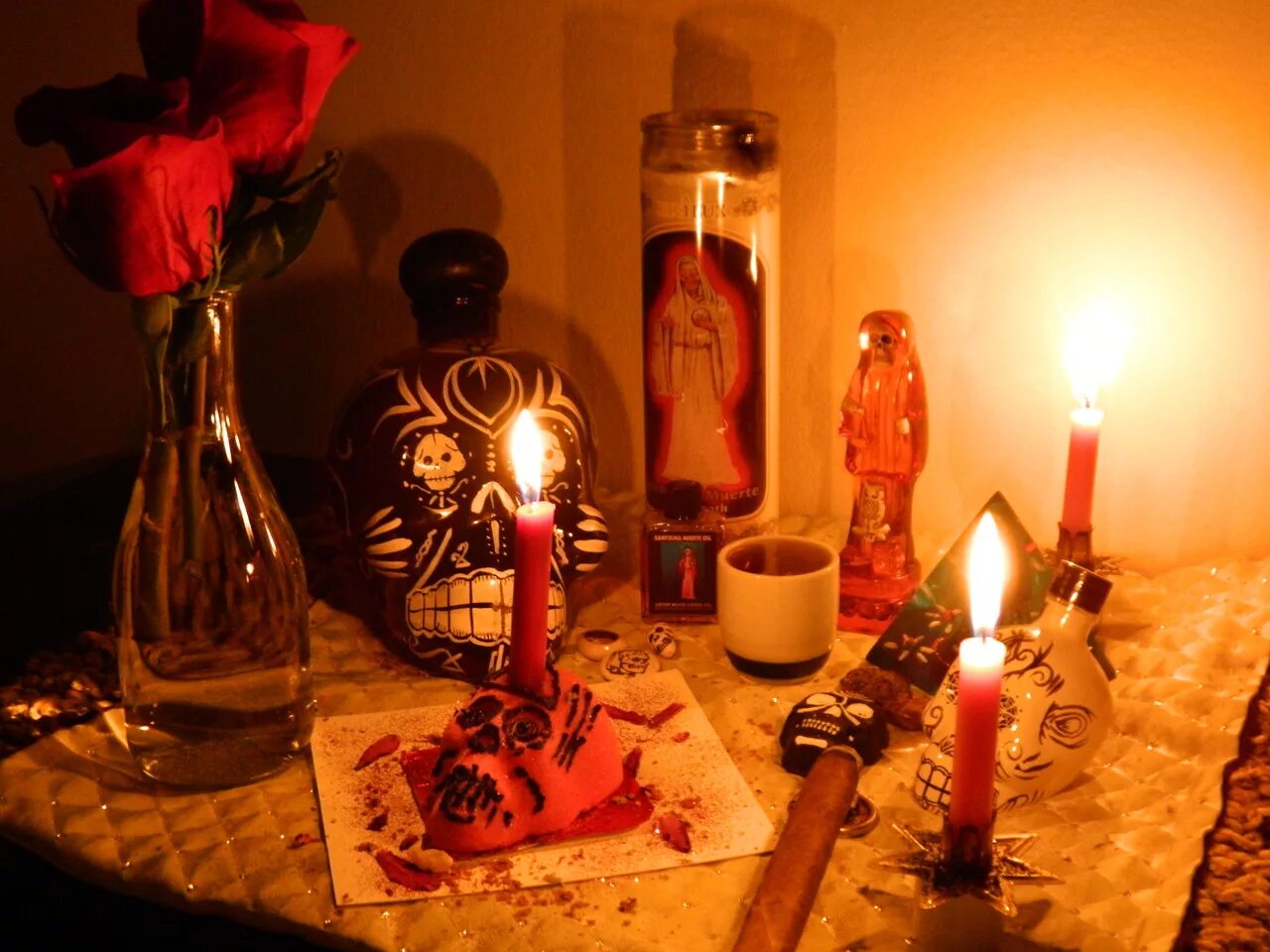 Магический ритуал. Обряд приворота. Приворот на любовь. Магический ритуал. Свечи колдовство.