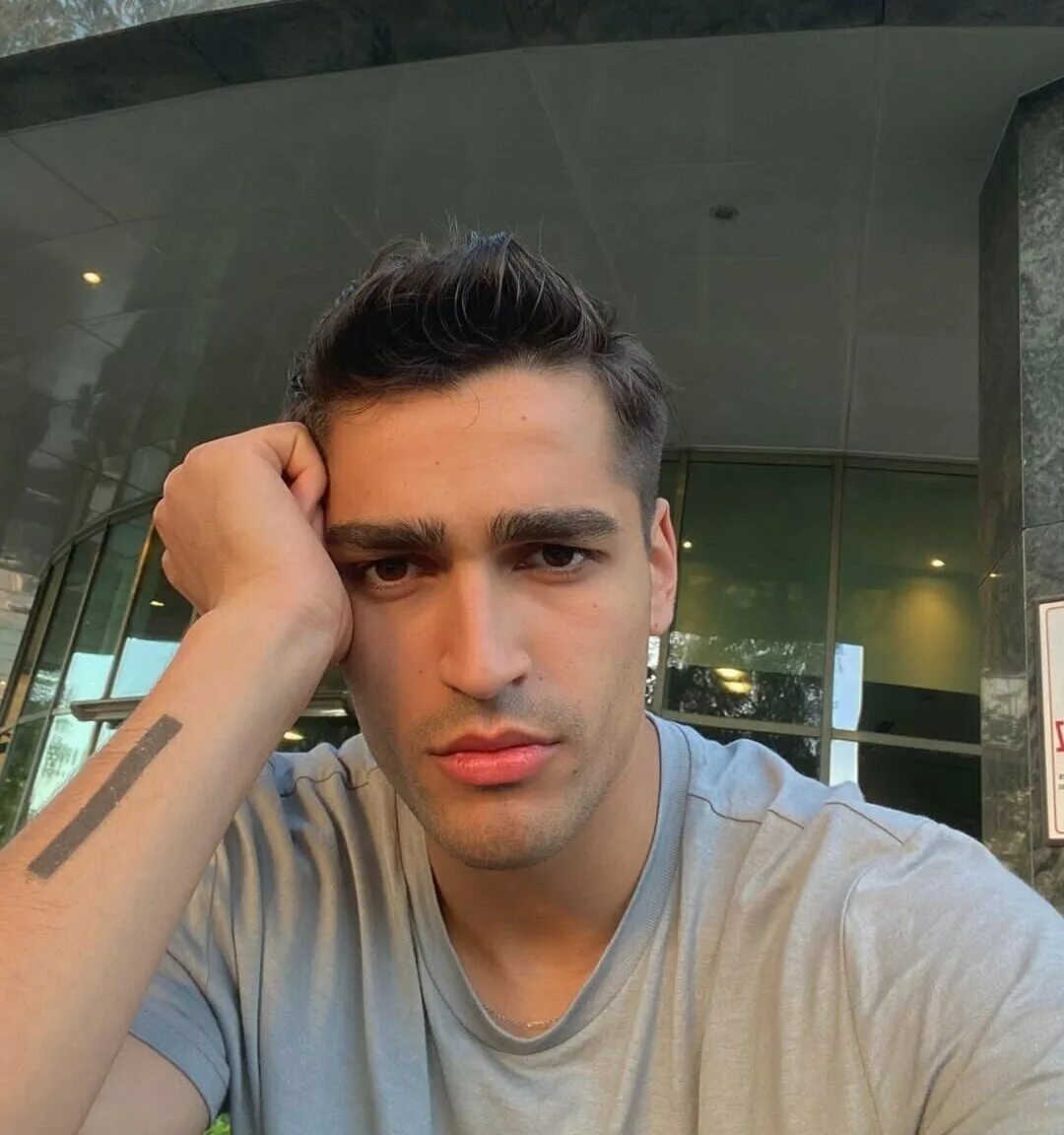 Мерт рамазан демир друзья. Мерт демир. мерт рамазан демир. мерт рамазан демир рост.