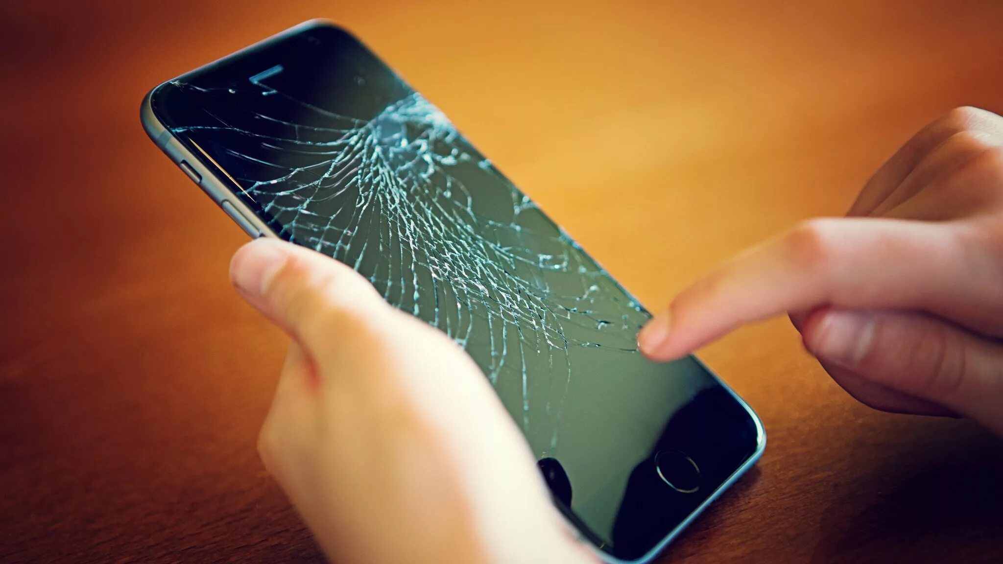 Phones cracked. Сломанный смартфон. Phones cracked. Phones cracked. Phones cracked.