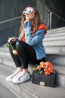 Кроссовки девушки фото