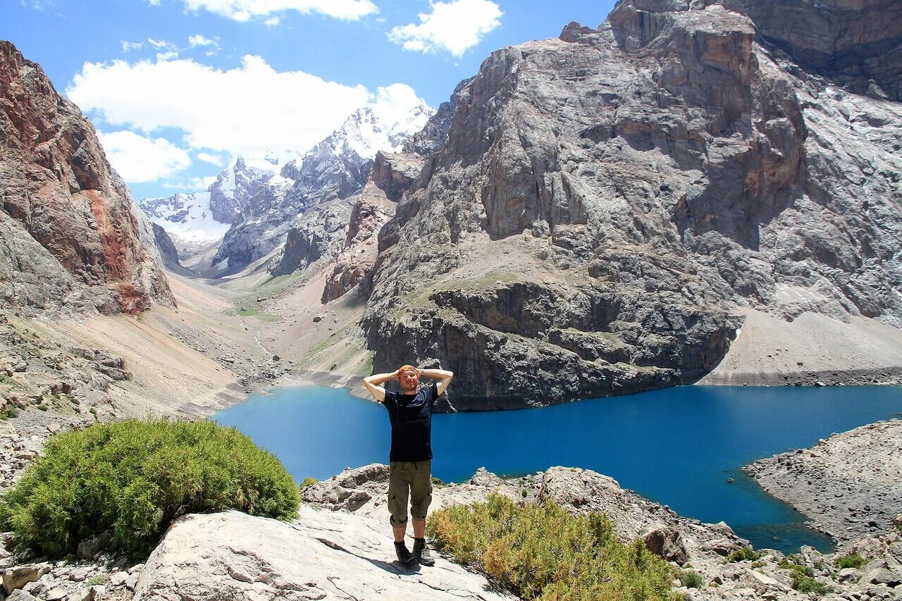 Фанские горы узбекистан. Фанские горы памир. Фанские горы. Фанские озера таджикистан. Фанские горы.