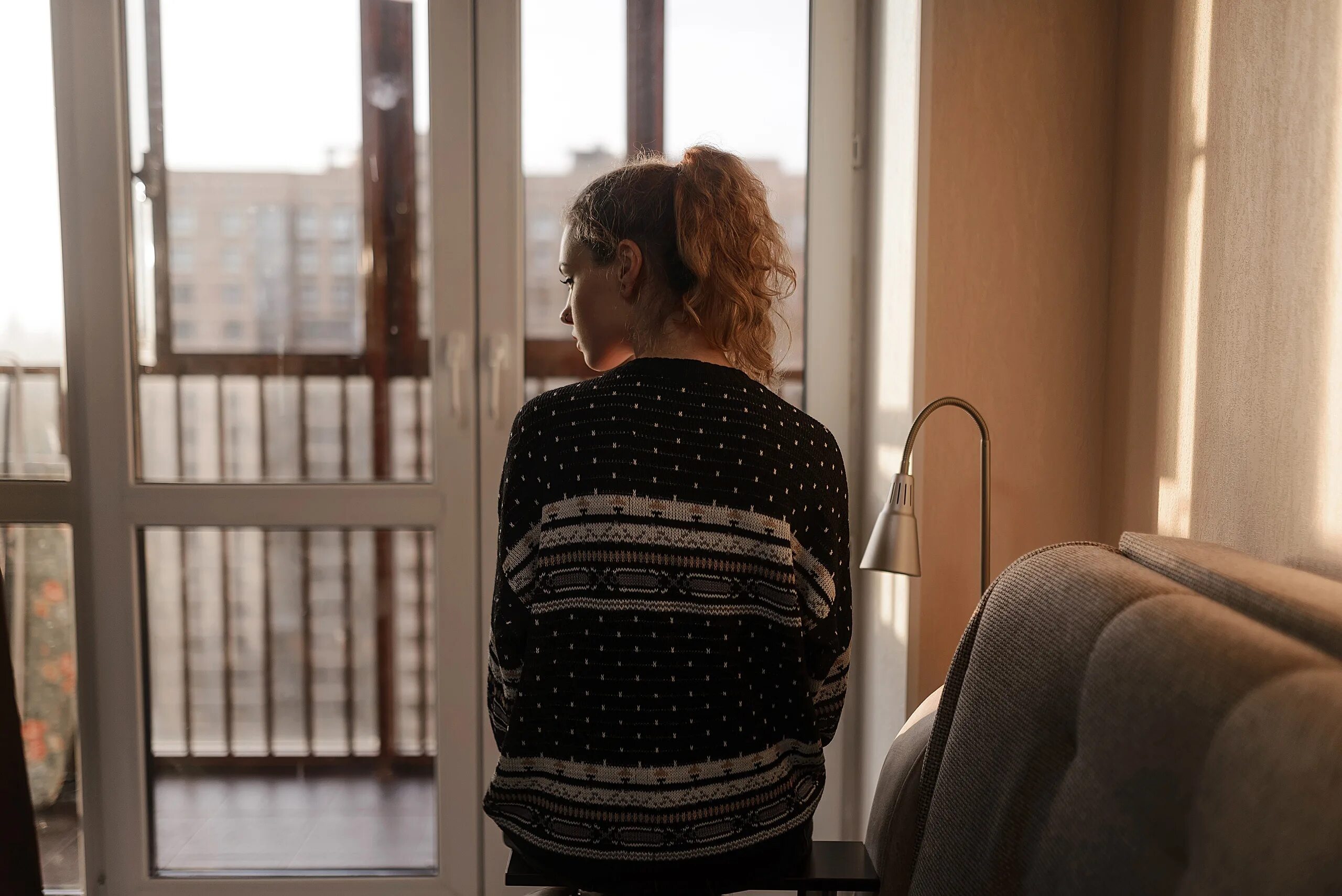 Одинокая красивая девушка. Одиночество девушка. Одиночество девушка. Красивые девушки одиноки. Одинокая девушка камера.