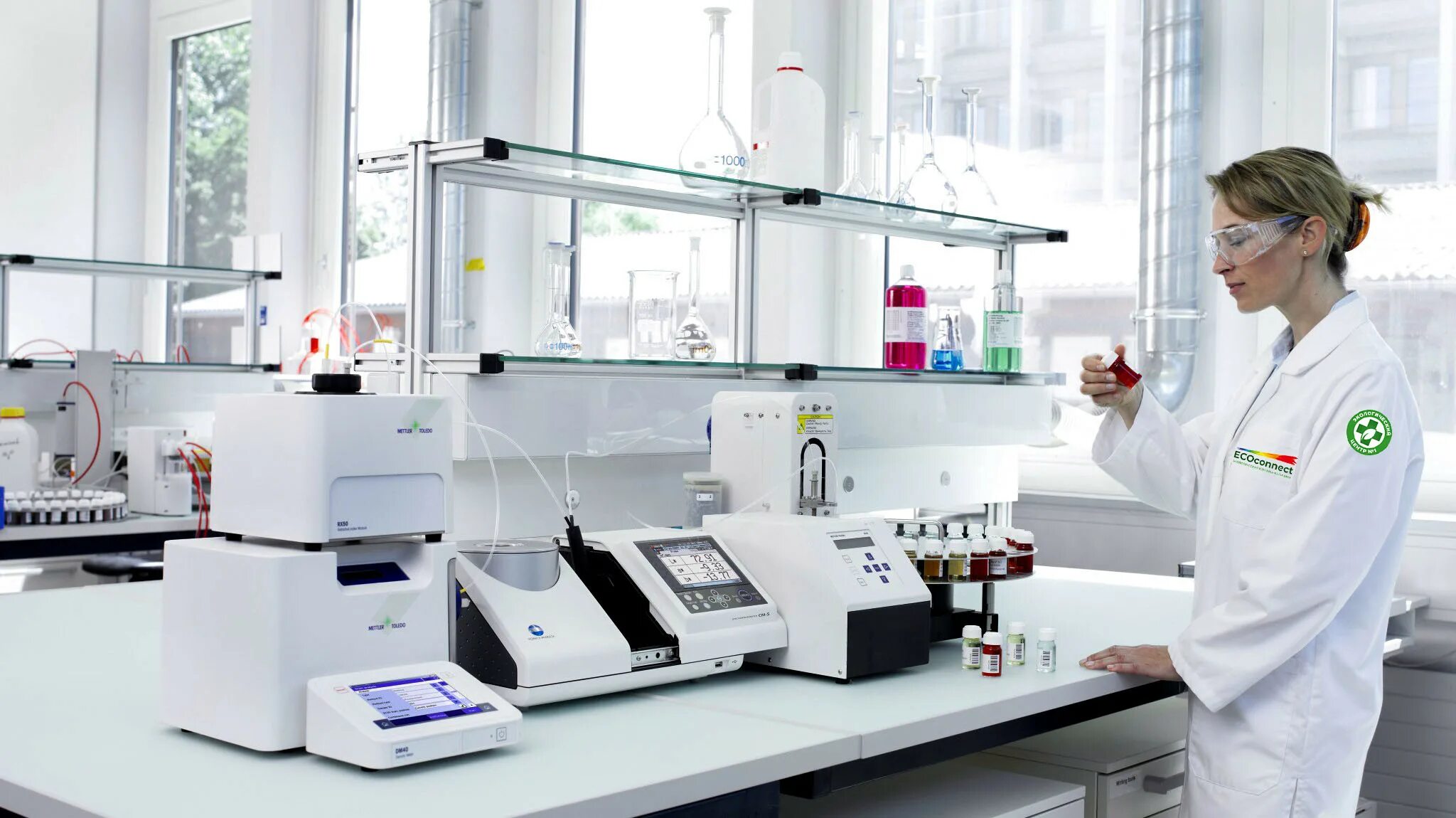 Лаборант химико-бактериологического анализа. Титратор по к. Лабораторное оборудование. Испытательная лаборатория. Оборудование лаборатории.