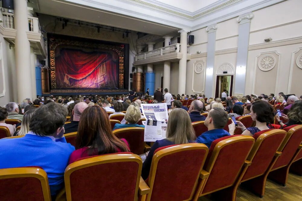 Театр красный факел Новосибирск. Сцена красный факел Новосибирск. Малый зал красный факел Новосибирск. Новосибирск театр «красный факел» большой зал.