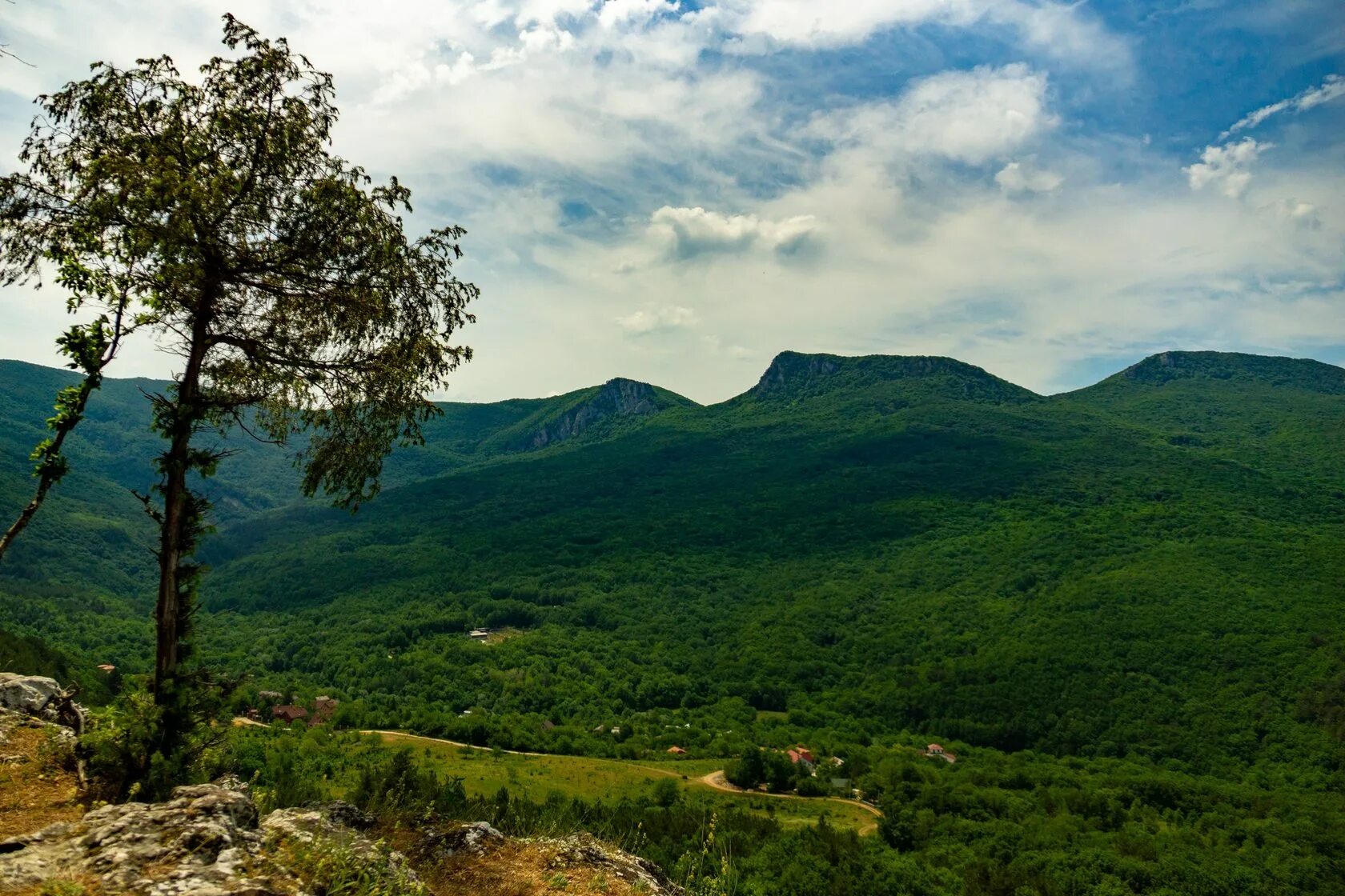 Многоречье бахчисарайский. Многоречье крымские горы. Крымские Альпы Многоречье. Многоречье Бахчисарайский район. Бельбек Многоречье.