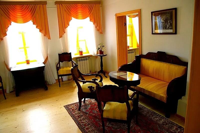 Музей усадьба белинского. Белинского 62 комната на 9 этаже. Дом музей белинского в пензе. Комната белинского. Комната белинского.