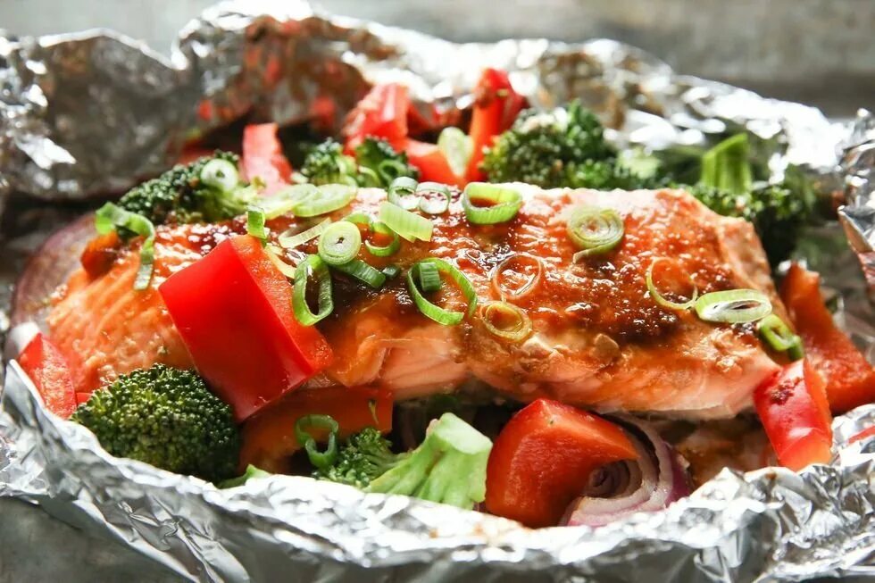 Как приготовить форель вкусно и сочно. Семга папильот. форель папильот. лосось папильот. лосось папильот с овощами.