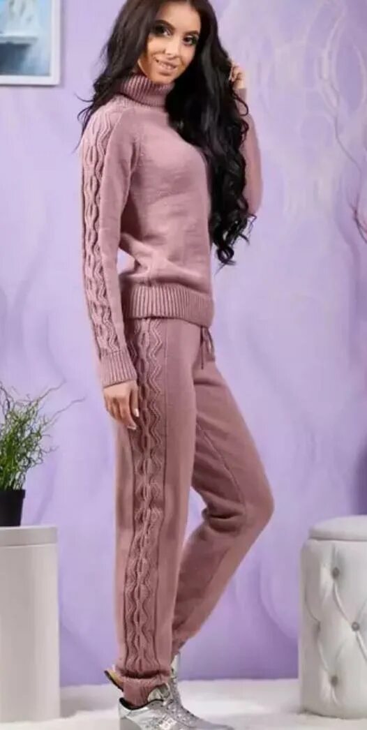 Трикотажные костюмы женские. Женский вязаный костюм. Вязаные костюмы для женщин. Вязаный спортивный костюм женский. Вязанные костюм.