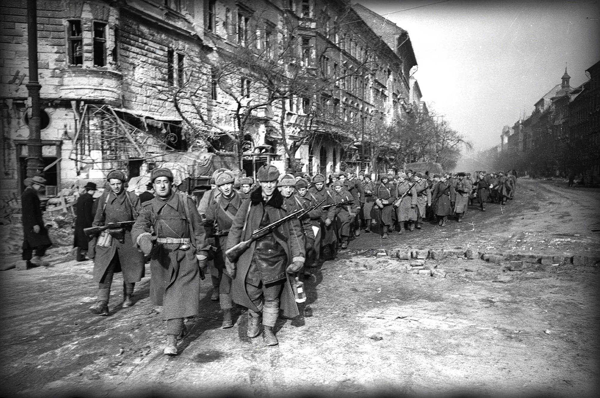 Красная армия 1944. Дебреценская операция 1944. Освобождение Будапешта 1945. Будапештская наступательная операция.