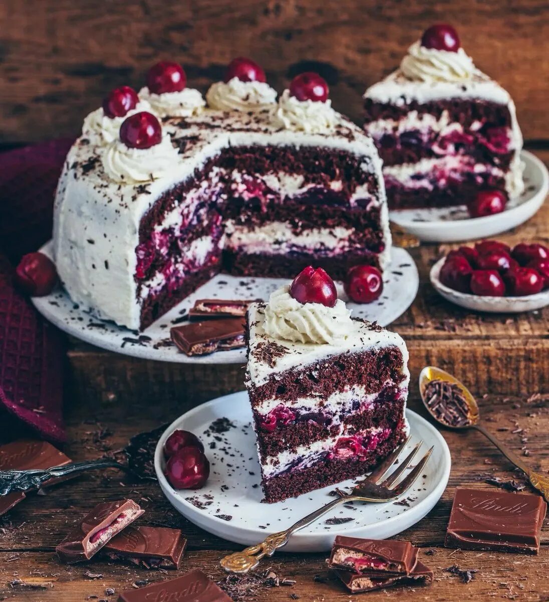 Торт черный лес классический с вишней рецепт. Торт "чёрный лес" (Black Forest Cake). Шварцвальдский вишневый торт черный лес. Торт Шварцвальдский лес. Торт чёрный лес Шварцвальд.