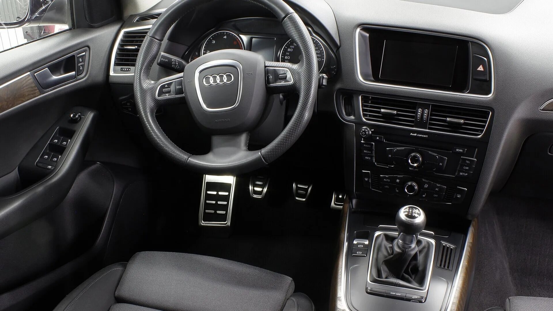 Audi q5 салон. Audi q5 салон. Audi q5 2010 салон. Audi q5 салон. Ауди ку 5 салон.