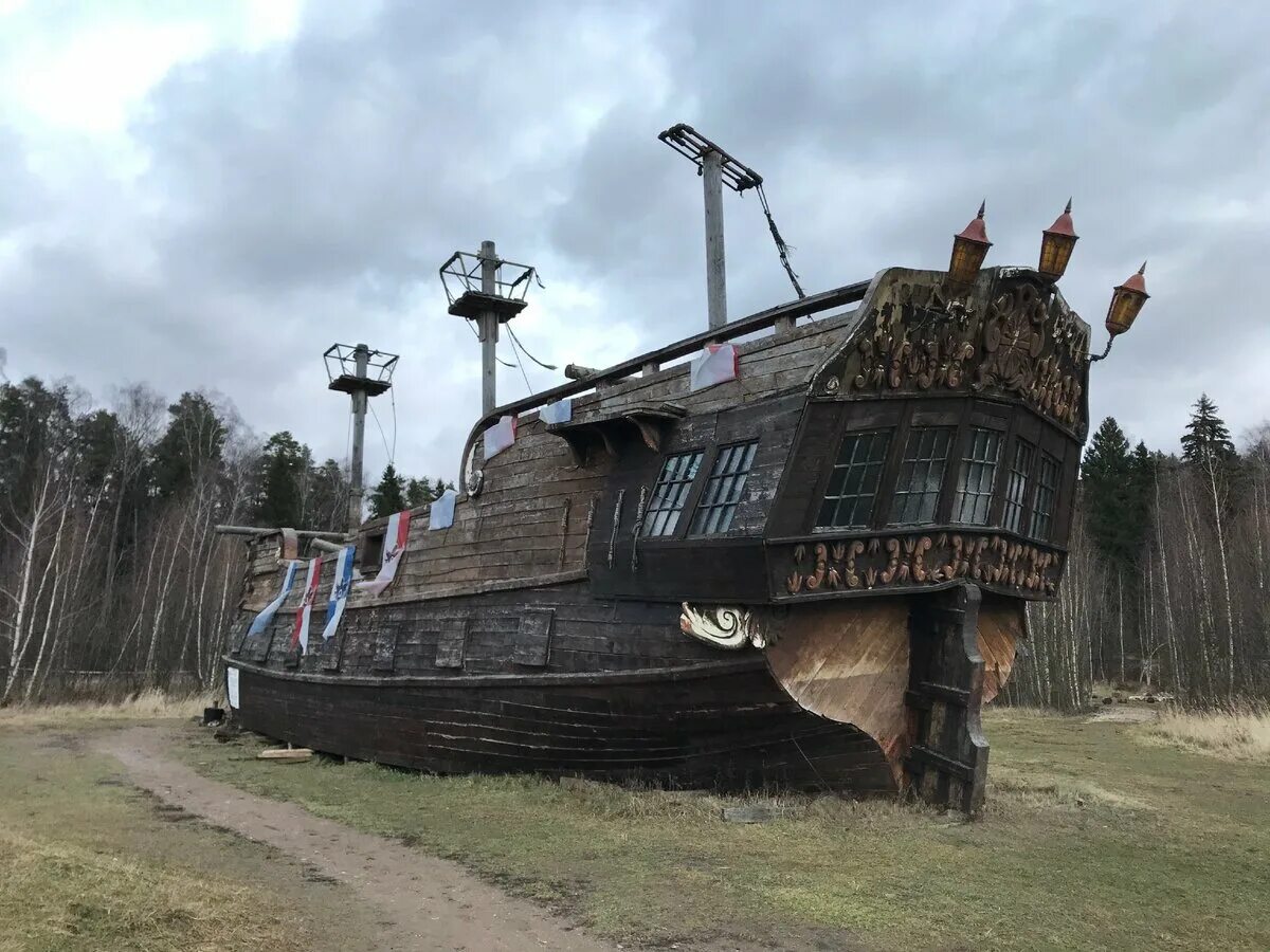 Фирсановка корабль. Фирсановка город призрак Фрегат. Клин-9 город призрак. Город призраков.