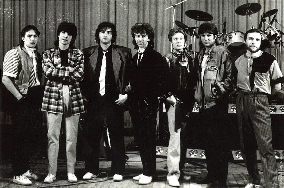 Юрий давыдов зодчие. Группа smokie. Группа smokie. Livin` blues - hell's session (1969). 76 год группа.