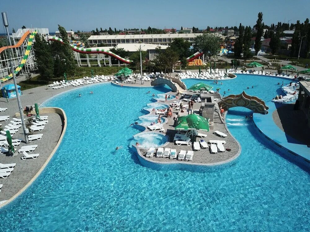 вилла орс отель крым. отели с бассейном черноморском. черноморское гостевой дом натали. отель leo palace. элитный вилла болгария.