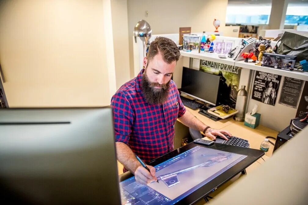 Профессия дизайнер. Дизайнер мужчина. Веб-разработчик /дизайнер. Графический дизайнер. Дизайнер.