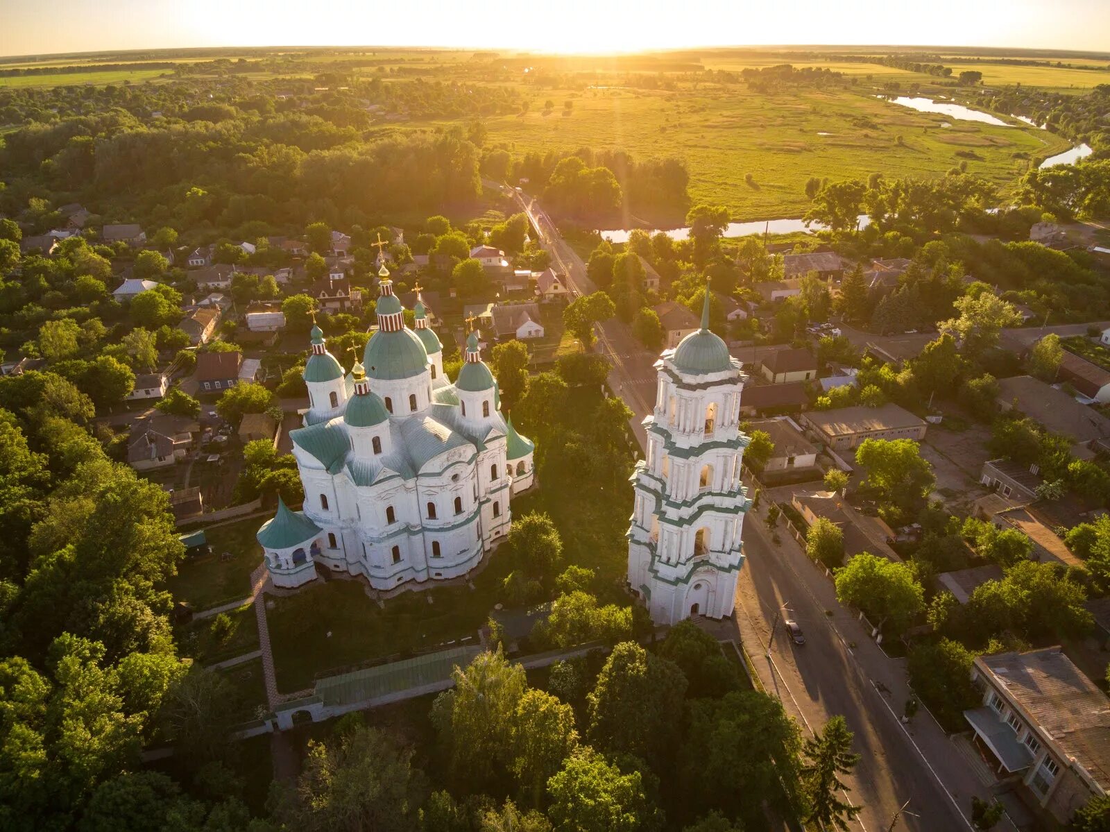 Храм прилуки угличский район. Собор михаила архангела чернигов. Синявка менский район черниговской области. Новгород-северского преображенского монастыря. Православный храм в черниговской обл.