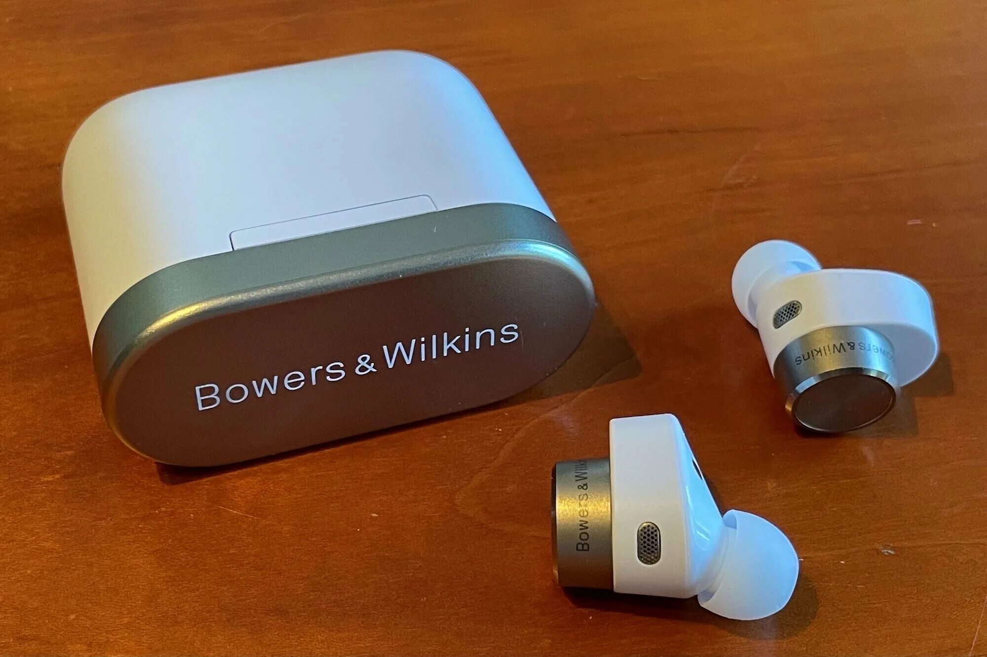 Bowers wilkins pi7. Беспроводные наушники bowers & wilkins pi7 s2, синие. Bowers pi7. Bowers wilkins pi7 s2 купить. Беспроводные наушники bowers & wilkins pi7 s2, синие.