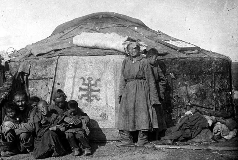 Раньше здесь жило много монгол. Монголия 1930 е годы. монголия 19 20 века. монголия столица в 1930. монголия юрты 1930.