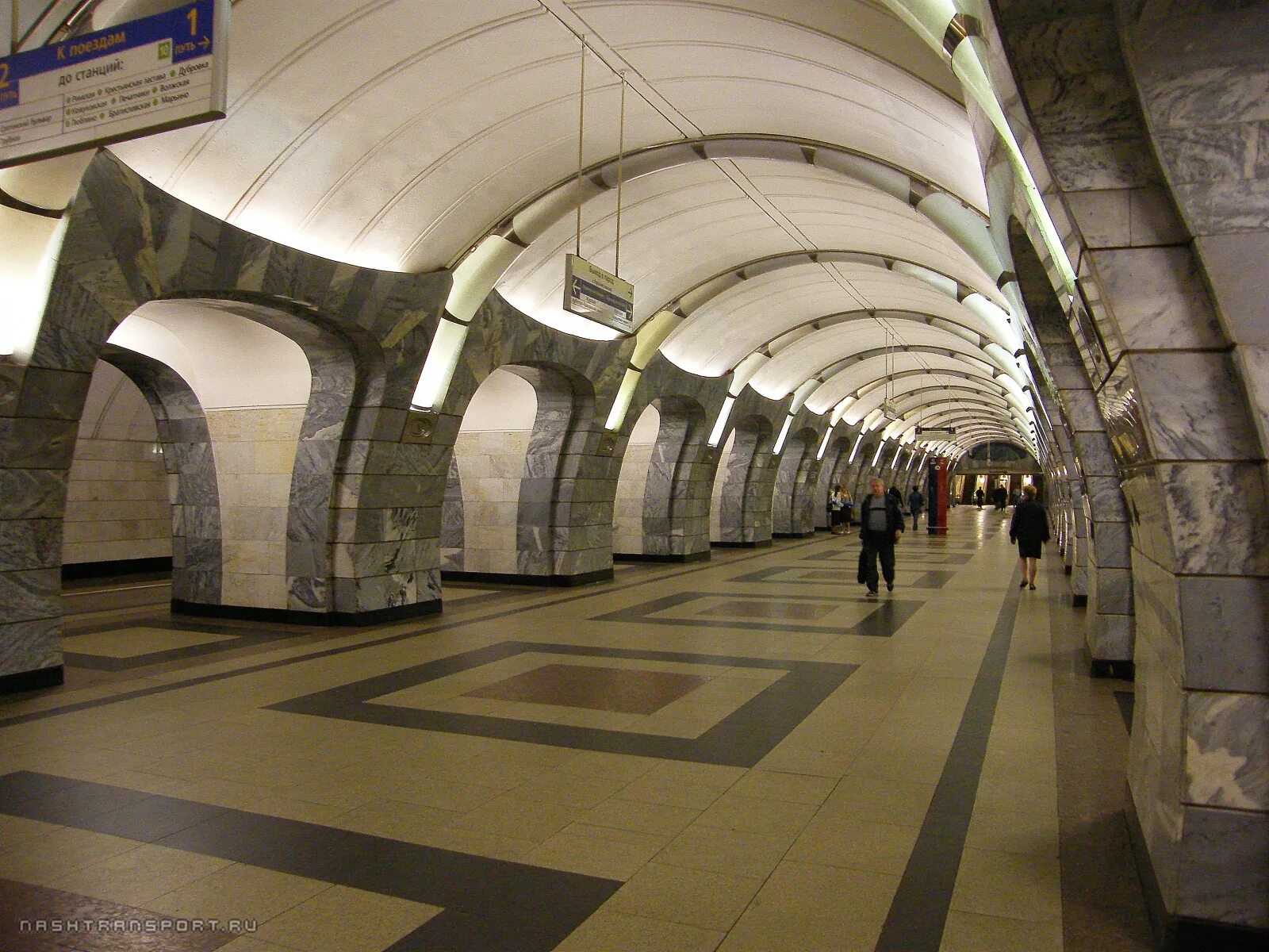 Чкаловская транспорт. Станция метро Чкаловская. Московский метрополитен станция Чкаловская. Чкаловская (станция метро, Москва). Вестибюль метро Чкаловская.