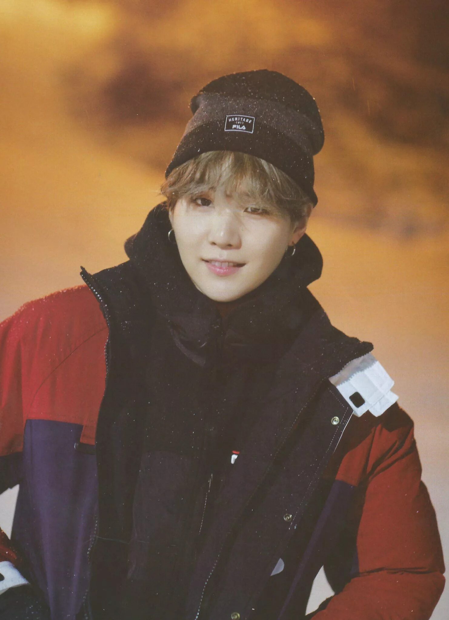 Winter package. Мин юнги winter package 2025. bts suga. bts winter 2025. шуга бтс 2025.