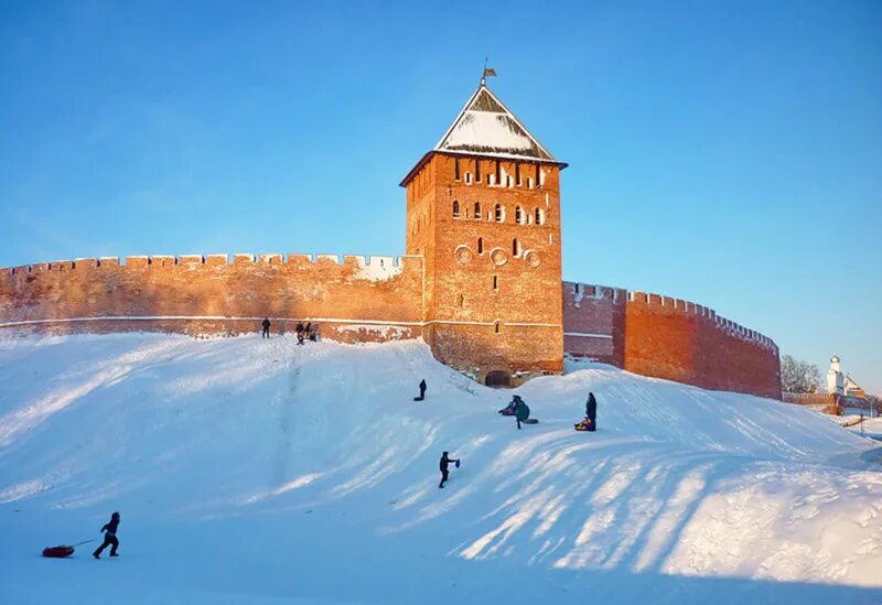 Кремлевская горка. Новгородский Кремль Великий Новгород зима. Новгородский Кремль Великий Новгород зимой. Зимний Кремль Великий Новгород. Великий Новгород Кремль зима.