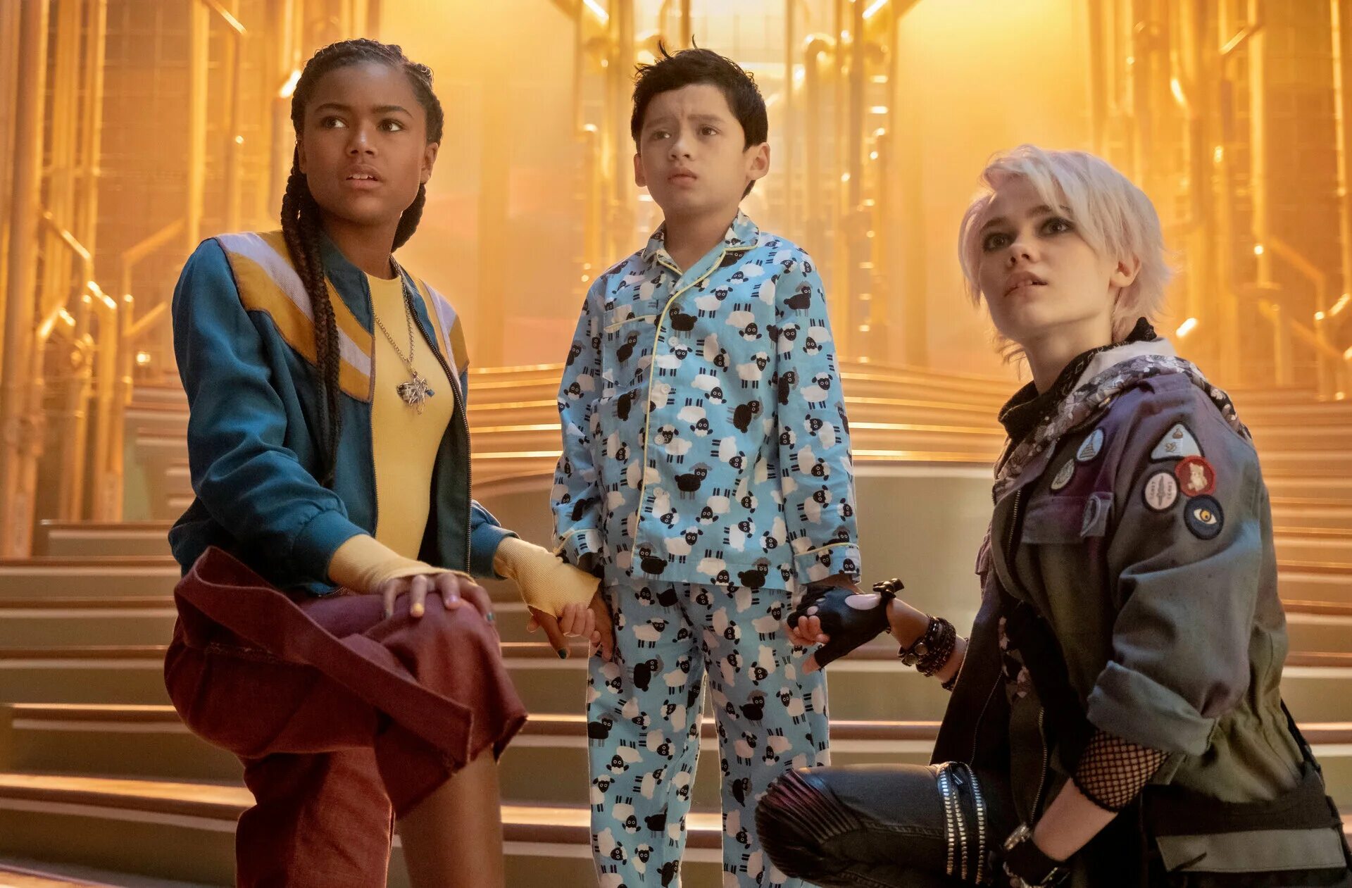 Ловит монстров. Нянь китайское чудовище. Уна лоуренс 2020. Охота на монстров нетфликс. Руководство няни по охоте на монстров.