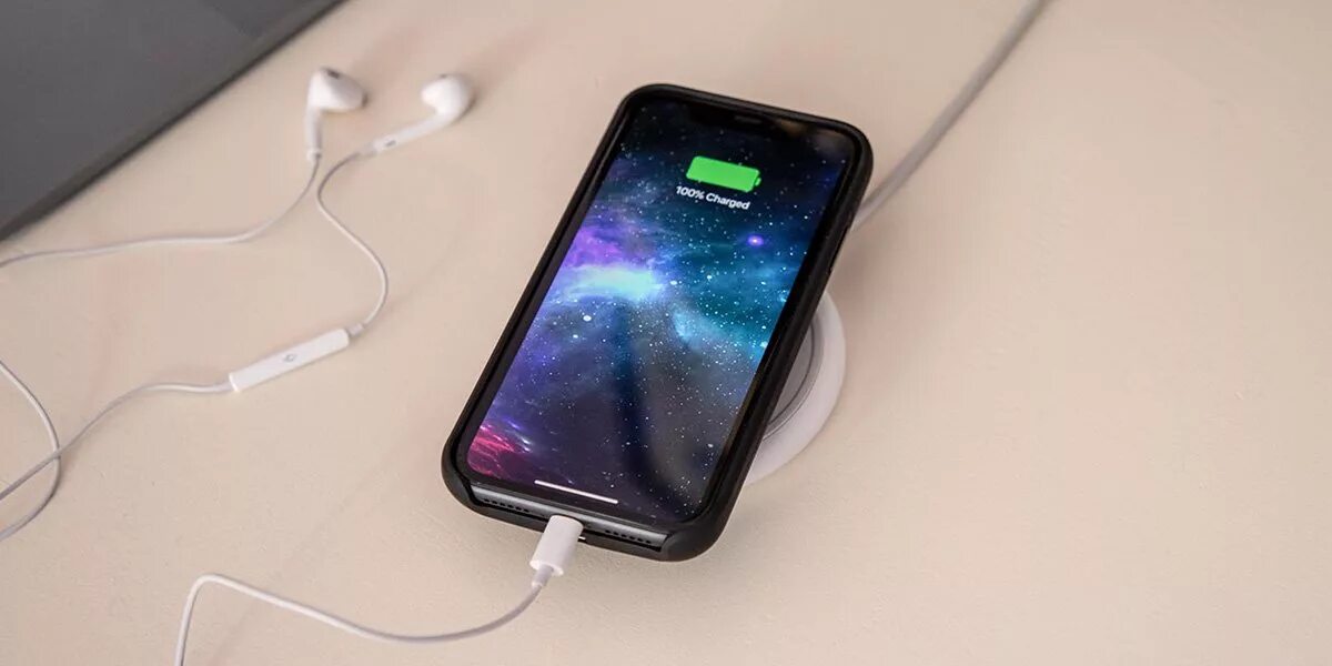 Можно заряжать айфон зарядкой от андроида. Iphone xr не заряжается. как заряжается айфон xr. как заряжать айфон xr. iphone xr как зарядить.