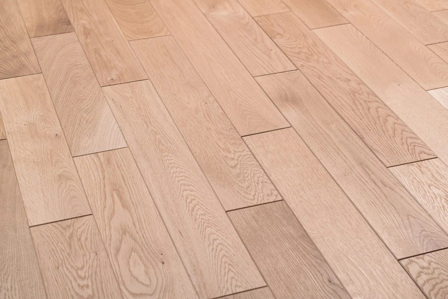 Криволинейная инженерная доска для пола. Инженерная двухслойная доска дуб. Паркет барлинек в интерьере. Барлинек ясень hazelnut grande. Паркетная доска дуб ivory grande.