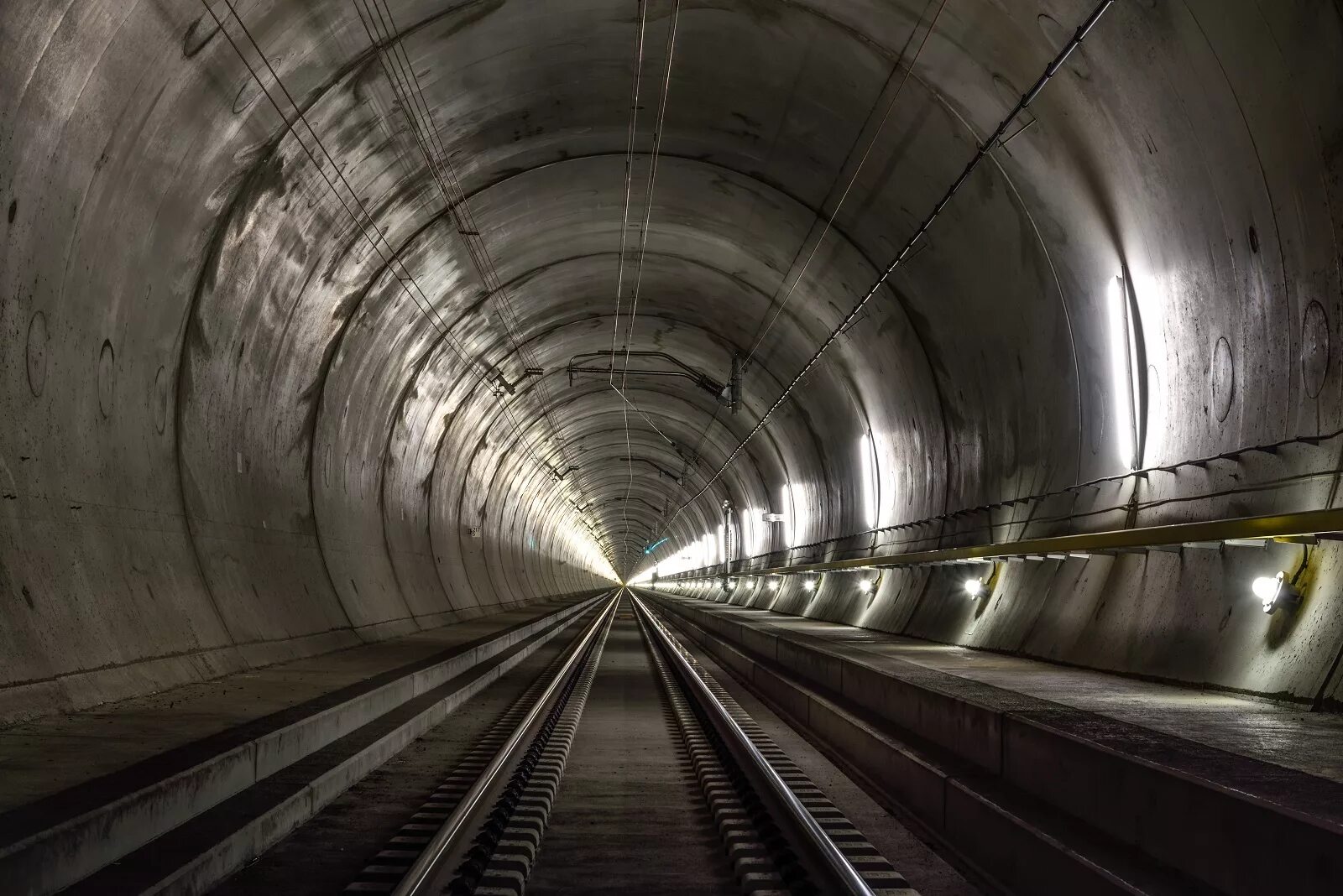 Тоннель. Tünel (Тунель). Тоннель Brunkenberg. Ульручьинский тоннель. Маасский тоннель.