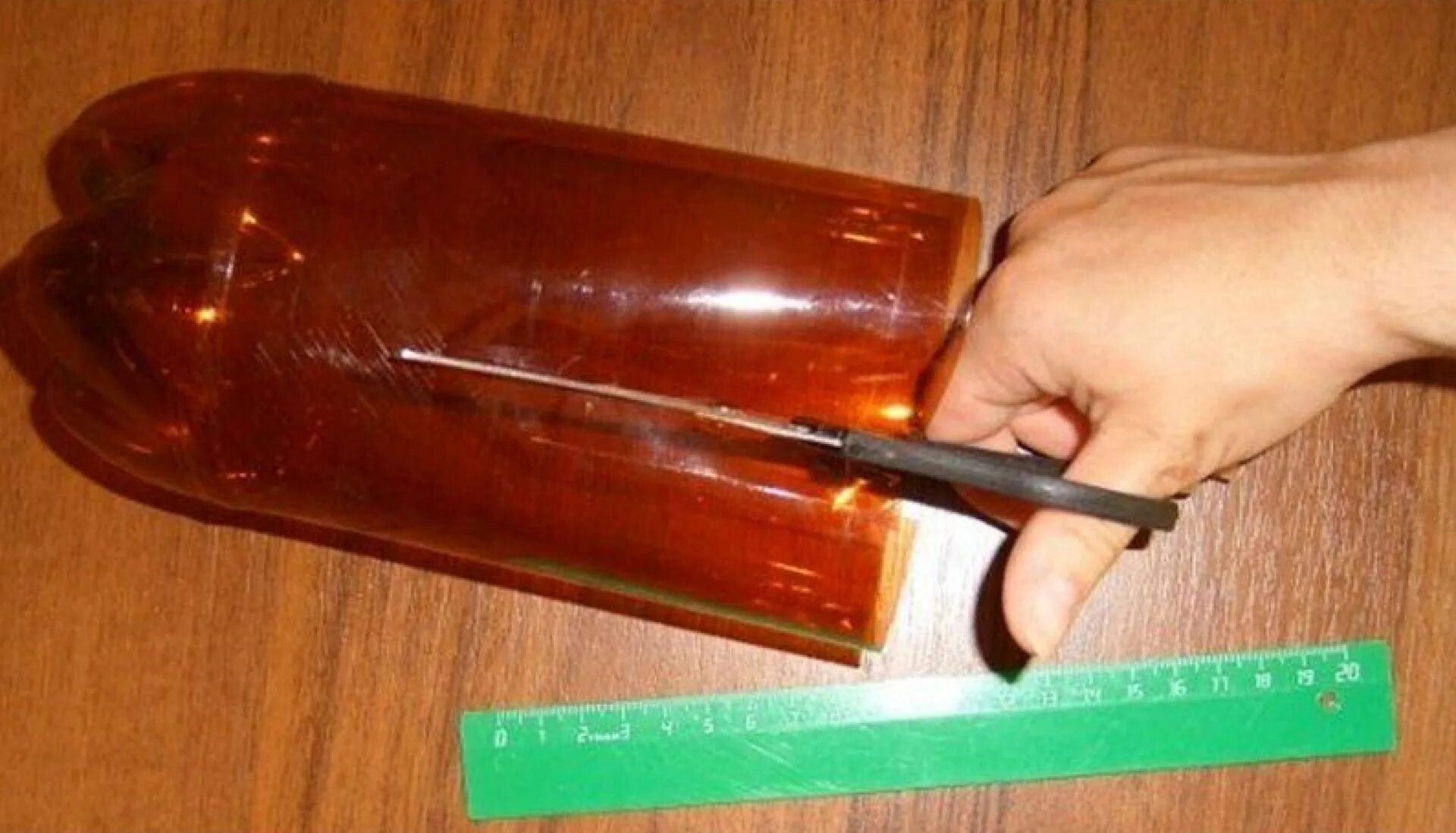 Как выпрямить пластиковую бутылку. Выпрямляем пэт бутылки. Пластиковые бутылки для опытов. Спаять пластиковую бутылку. Спаять пластиковую бутылку.