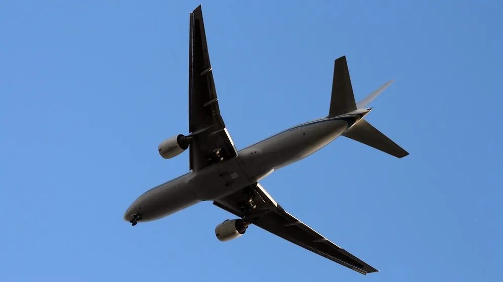 Красивые самолеты. Фотообои самолет. Der flugzeug. A340-200. Der flugzeug.